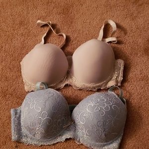 Pair of 40 D bras